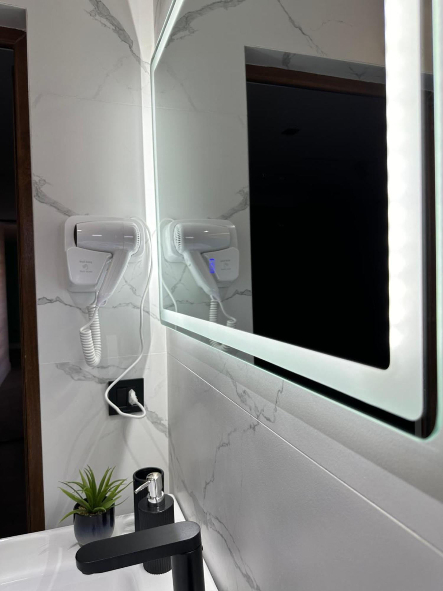 Hotel Europa Prishtina Prishtinë Ngoại thất bức ảnh