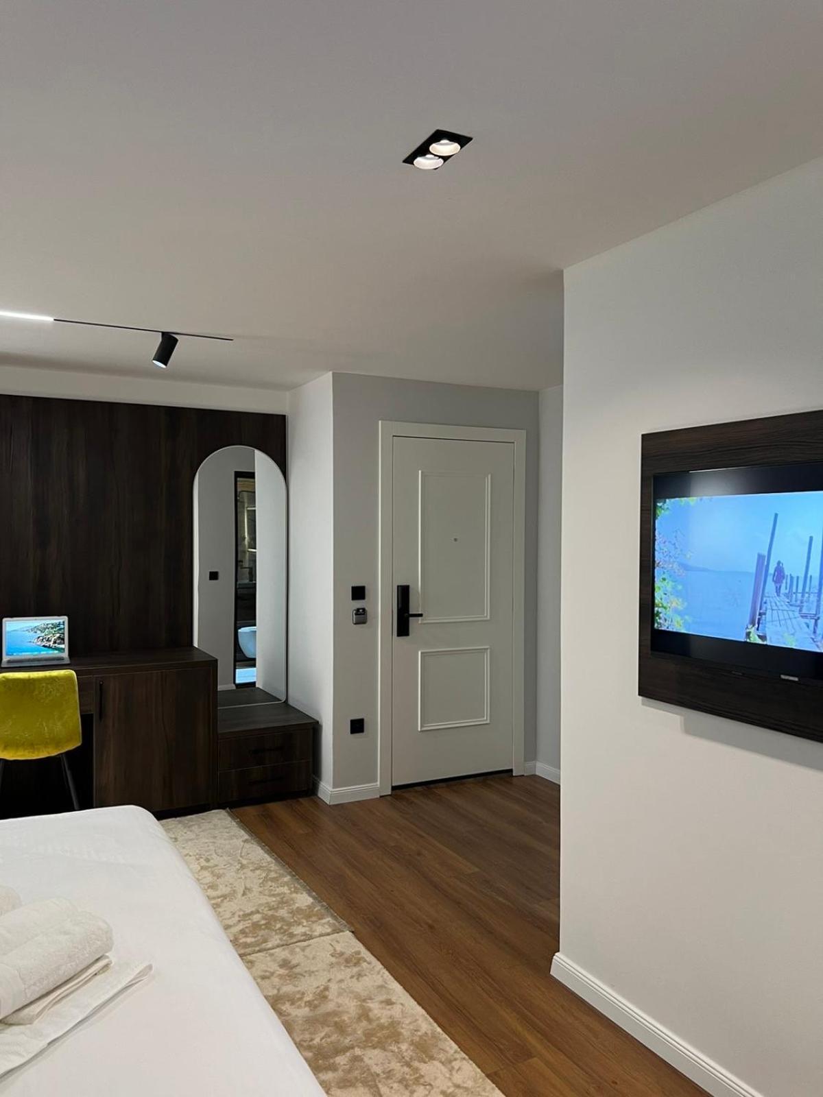 Hotel Europa Prishtina Prishtinë Ngoại thất bức ảnh
