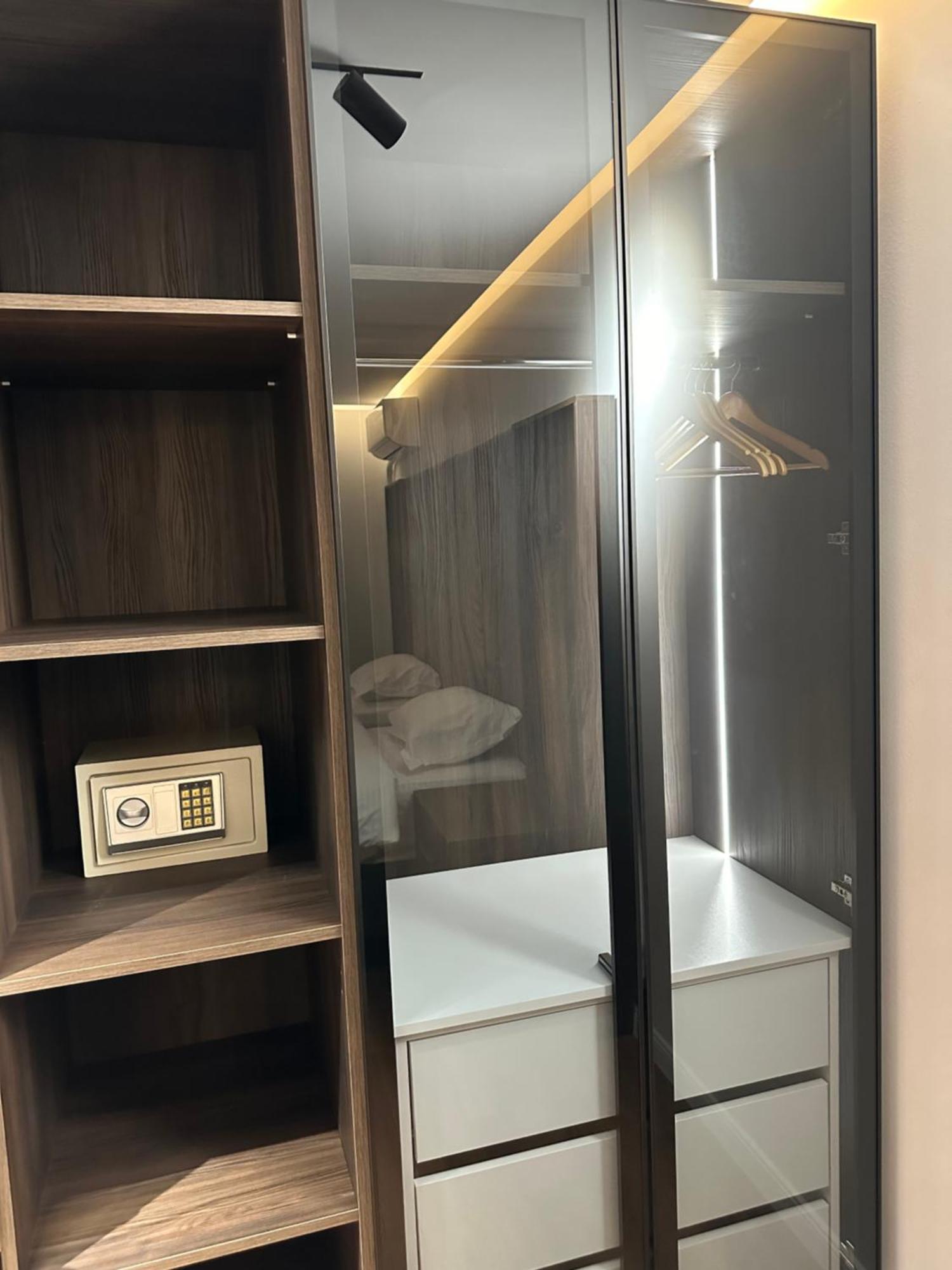 Hotel Europa Prishtina Prishtinë Ngoại thất bức ảnh