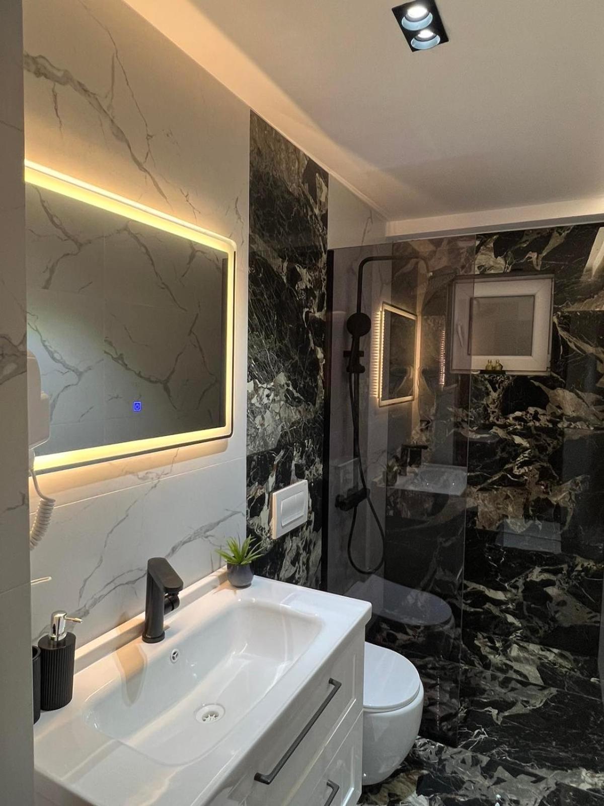 Hotel Europa Prishtina Prishtinë Ngoại thất bức ảnh